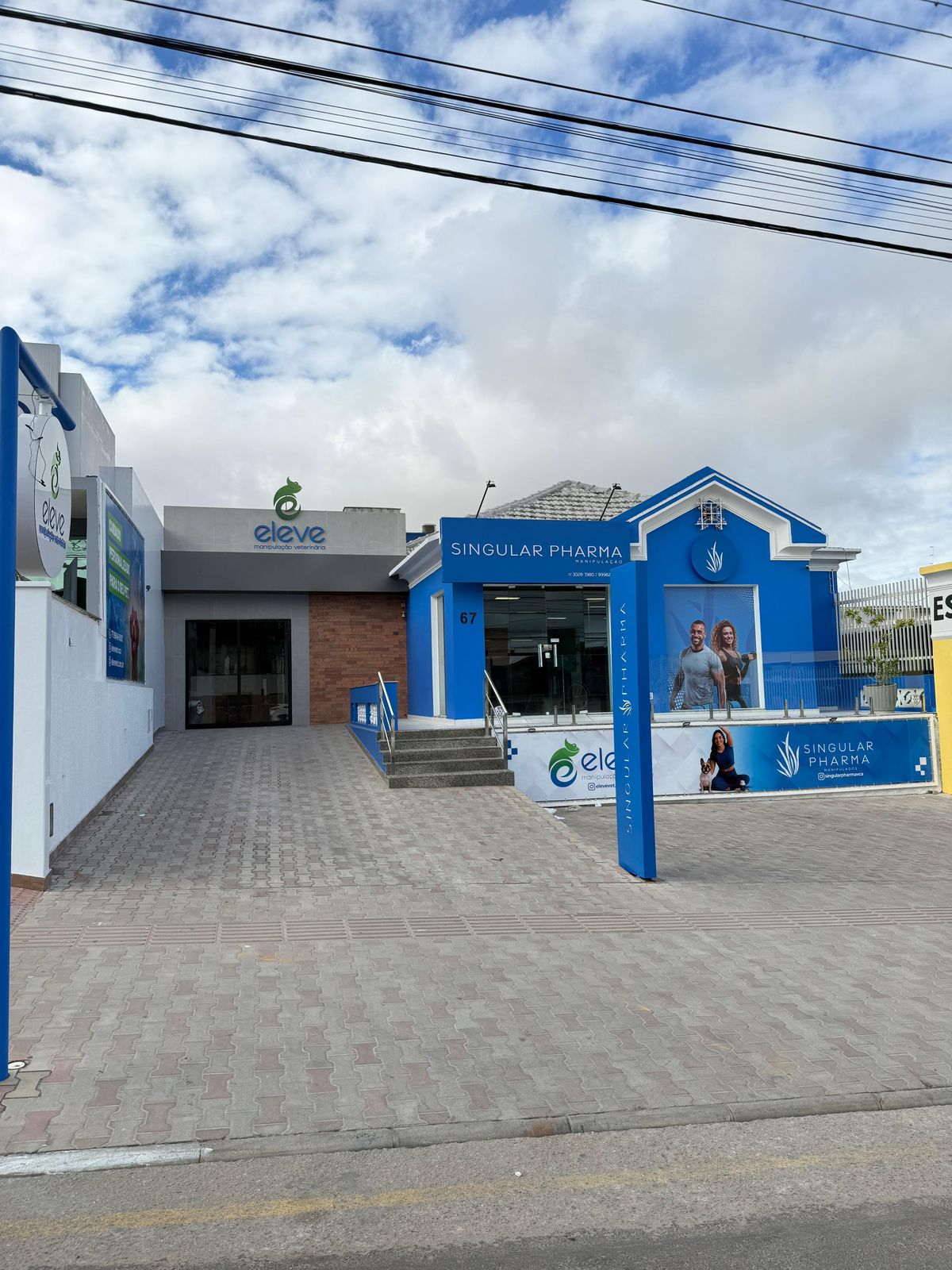 Fachada da unidade Singular Pharma em Vitória da Conquista